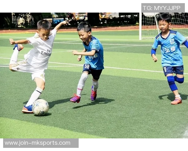 愿你们在绿茵场上奋勇拼搏创造辉煌成就团结友爱共铸足球梦想的美好未来 愿你们在绿茵场上奋勇拼搏创造辉煌成就团结友爱共铸足球梦想的美好未来